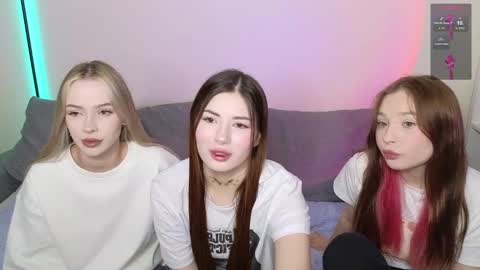 Snapshot of mmkakpoxyi22 chatting on 01-14-25, 06:07 alice and ray online show from 01-14-25, 06:07