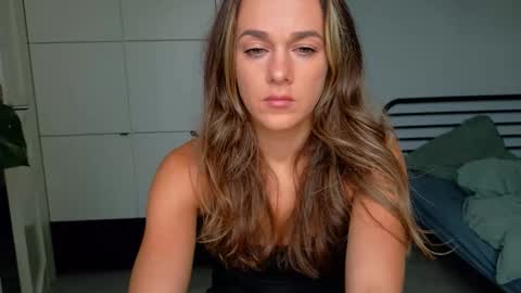 mmminnie online show from 10-08-25, 11:41