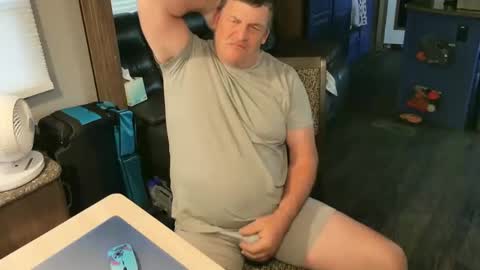 mmmthatsfunnn online show from 11-18-25, 10:47