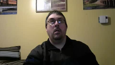 Snapshot of mmr45 chatting on 12-18-25, 05:46 mmr45 online show from 12-18-25, 05:46