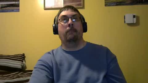 Snapshot of mmr45 chatting on 12-20-25, 05:14 mmr45 online show from 12-20-25, 05:14