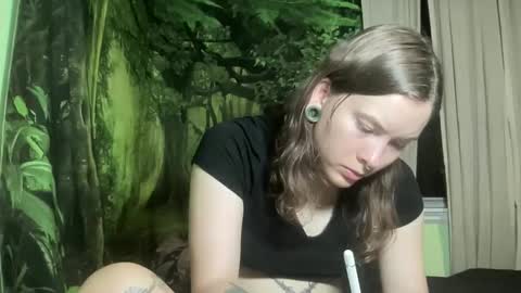 Snapshot of mo0n_goddess chatting on 11-20-25, 03:28 Misty online show from 11-20-25, 03:28