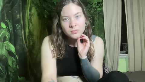 Snapshot of mo0n_goddess chatting on 01-08-26, 02:36 Misty online show from 01-08-26, 02:36