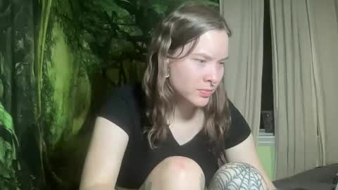 Snapshot of mo0n_goddess chatting on 02-04-26, 03:56 Misty online show from 02-04-26, 03:56