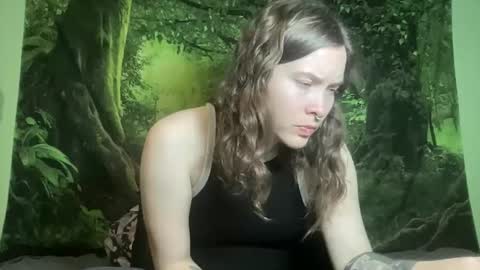 Snapshot of mo0n_goddess chatting on 03-09-26, 03:43 Misty online show from 03-09-26, 03:43