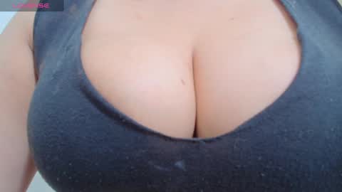 Snapshot of moan_sex1 chatting on 02-26-25, 02:37 Catalina online show from 02-26-25, 02:37