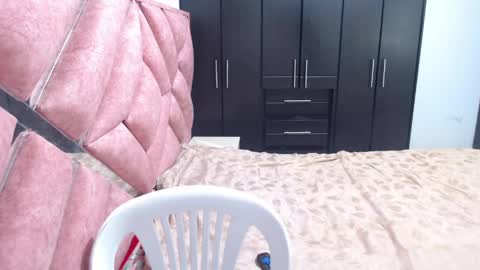 Catalina online show from 04-21-26, 02:04