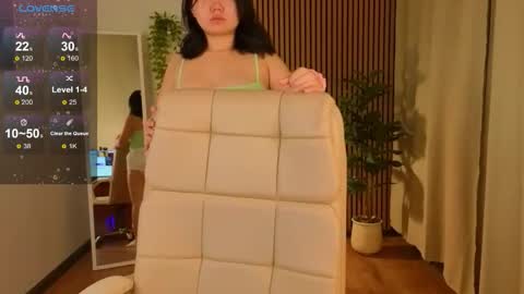 Snapshot of moana_light chatting on 10-28-25, 02:37 hey meet with me online show from 10-28-25, 02:37