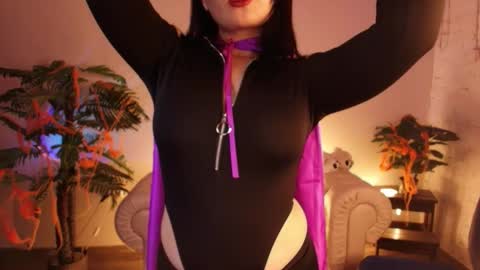 Snapshot of moana_light chatting on 10-29-25, 02:58 hey meet with me online show from 10-29-25, 02:58