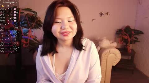 Snapshot of moana_light chatting on 11-08-25, 02:12 hey meet with me online show from 11-08-25, 02:12