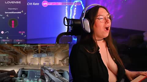 Snapshot of moaning___lisa chatting on 12-11-24, 05:04 to support follow the fanclub online show from 12-11-24, 05:04