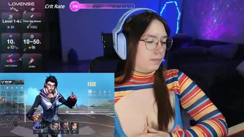 Snapshot of moaning___lisa chatting on 01-09-25, 07:18 to support follow the fanclub online show from 01-09-25, 07:18