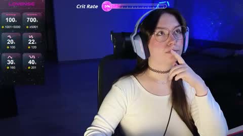 Snapshot of moaning___lisa chatting on 11-12-25, 08:59 to support follow the fanclub online show from 11-12-25, 08:59