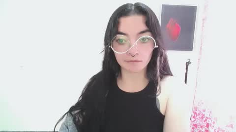 Snapshot of mocca_117 chatting on 05-27-26, 04:37 Sam online show from 05-27-26, 04:37