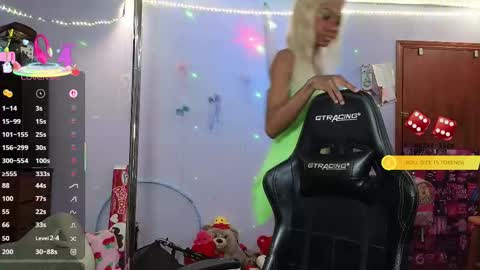 Snapshot of mocha_ chatting on 02-23-25, 02:40 MOCHA JAMES THE NPC online show from 02-23-25, 02:40