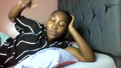 Snapshot of mochakei chatting on 10-09-25, 07:34 mochakei online show from 10-09-25, 07:34