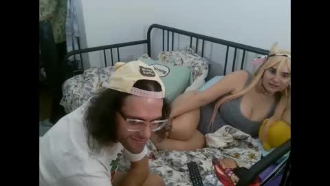 Snapshot of mochi_rainbow chatting on 09-10-25, 08:20 The Mochi Rainbow Variety Show online show from 09-10-25, 08:20