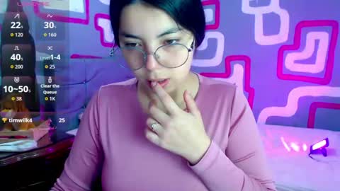 Snapshot of mochiluna chatting on 07-18-26, 11:25 Sofia online show from 07-18-26, 11:25