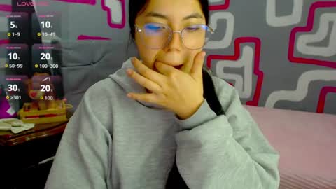 Snapshot of mochiluna chatting on 07-24-26, 10:57 Sofia online show from 07-24-26, 10:57