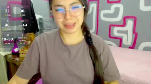 Snapshot of mochiluna chatting on 07-26-26, 11:17 Sofia online show from 07-26-26, 11:17