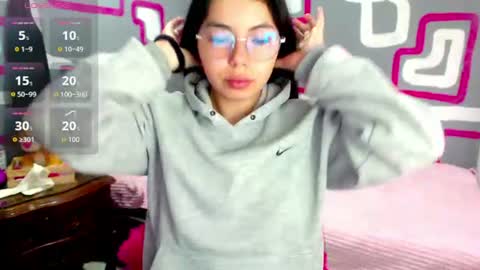 Snapshot of mochiluna chatting on 07-28-26, 11:28 Sofia online show from 07-28-26, 11:28