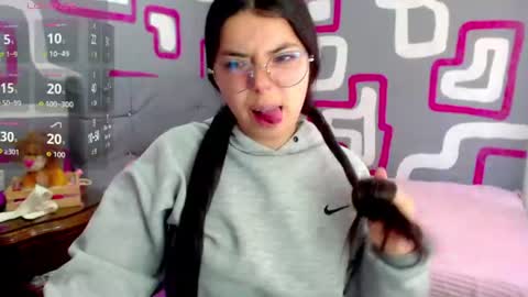 Snapshot of mochiluna chatting on 07-28-26, 02:13 Sofia online show from 07-28-26, 02:13