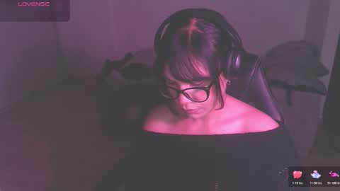 Snapshot of modjo_ chatting on 11-22-25, 03:49 Modjo online show from 11-22-25, 03:49