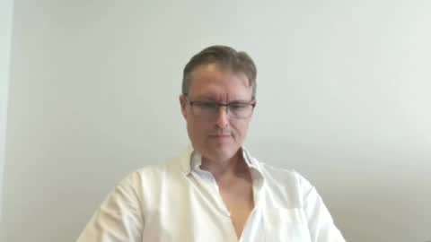 Snapshot of moe_001 chatting on 12-12-24, 06:31 Moe online show from 12-12-24, 06:31