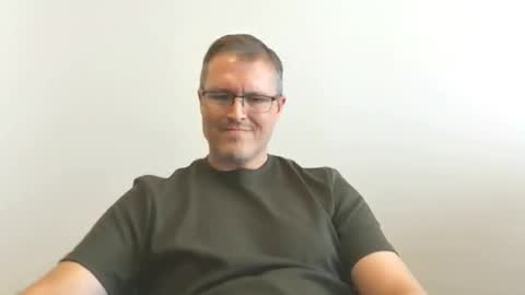 Moe online show from 12-19-25, 05:09