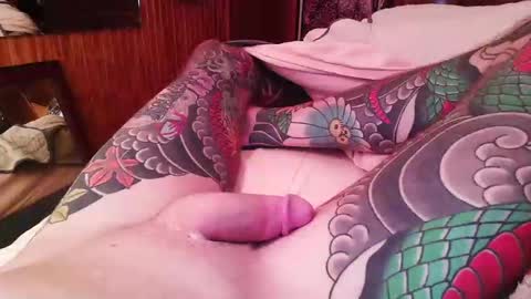 Snapshot of moeron40 chatting on 11-04-25, 04:33 moeron40 online show from 11-04-25, 04:33