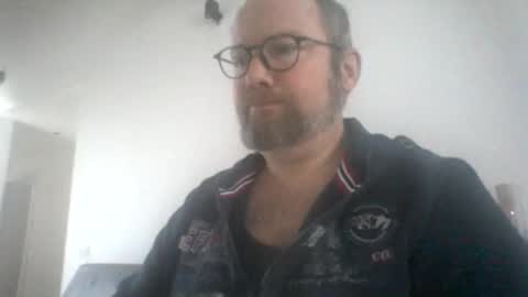 Snapshot of mofu781s chatting on 12-04-24, 07:28 mofu781s online show from 12-04-24, 07:28