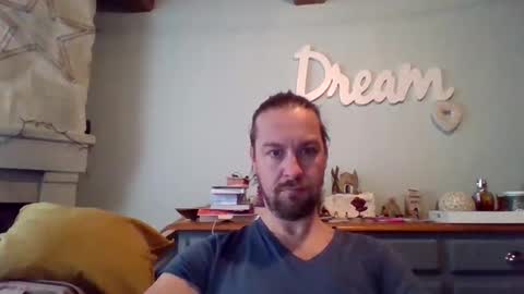 Julien online show from 01-08-25, 02:03