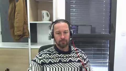 Snapshot of moi9876543210 chatting on 03-30-26, 10:16 Julien online show from 03-30-26, 10:16