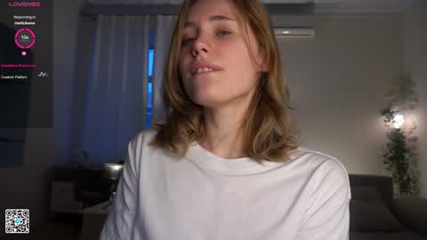 Snapshot of moiraalsbrook chatting on 01-21-25, 01:43 Diana online show from 01-21-25, 01:43