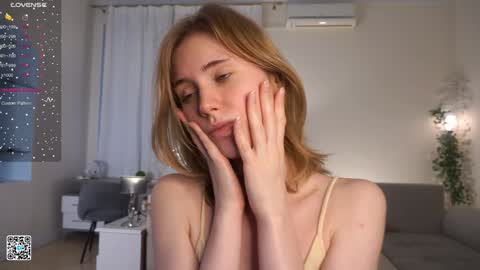 Snapshot of moiraalsbrook chatting on 01-22-25, 01:32 Diana online show from 01-22-25, 01:32