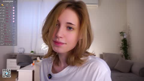 Snapshot of moiraalsbrook chatting on 01-25-25, 07:38 Diana online show from 01-25-25, 07:38