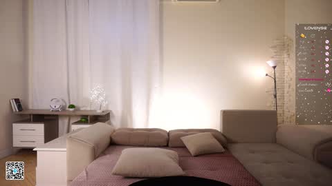 Snapshot of moiraalsbrook chatting on 01-29-25, 01:07 Diana online show from 01-29-25, 01:07