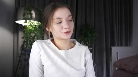 Snapshot of moiraalsbrook chatting on 02-06-25, 03:06 Diana online show from 02-06-25, 03:06