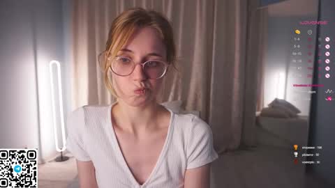 Snapshot of moiraalsbrook chatting on 02-17-25, 02:59 Diana online show from 02-17-25, 02:59