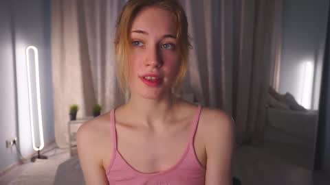 Snapshot of moiraalsbrook chatting on 02-20-25, 08:06 Diana online show from 02-20-25, 08:06