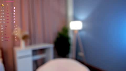 Laura online show from 09-09-25, 01:38