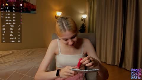 Laura online show from 09-22-25, 01:29