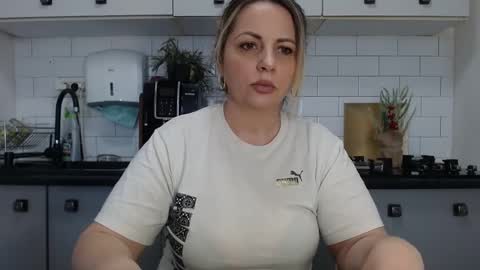 erika online show from 01-05-25, 01:04