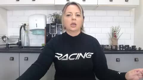 erika online show from 02-20-25, 09:22