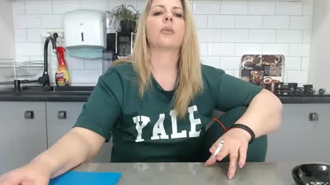 erika online show from 03-10-25, 12:59