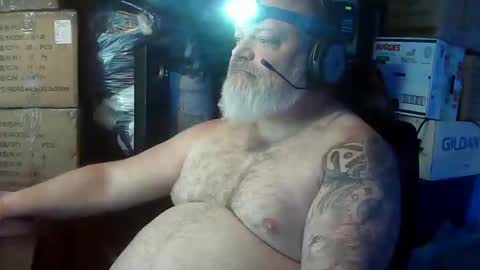 Snapshot of mojoe420 chatting on 05-27-26, 05:15 mojoe420 online show from 05-27-26, 05:15