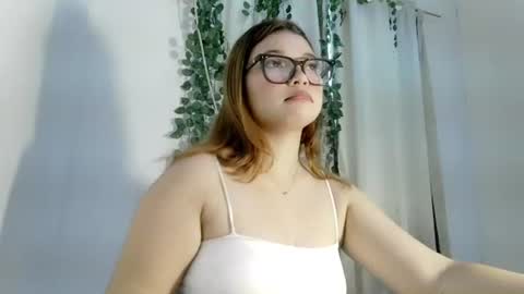 Snapshot of moleschaxxx chatting on 11-16-25, 04:40 Jane online show from 11-16-25, 04:40