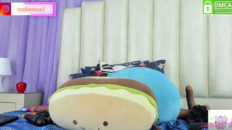 Snapshot of molliebue1 chatting on 01-10-25, 06:17 Hey Guys  Im Mollie online show from 01-10-25, 06:17
