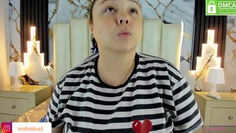 Snapshot of molliebue1 chatting on 01-25-25, 12:05 Hey Guys  Im Mollie online show from 01-25-25, 12:05
