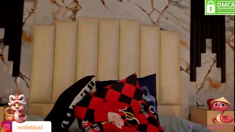Snapshot of molliebue1 chatting on 01-31-25, 09:48 Hey Guys  Im Mollie online show from 01-31-25, 09:48